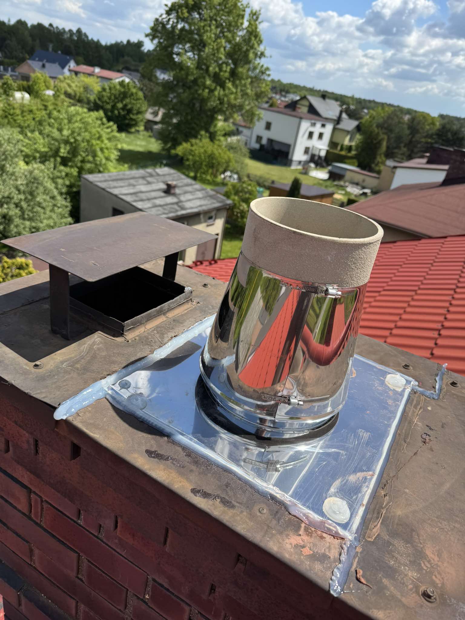 Montaż wkładu kominowego ceramicznego